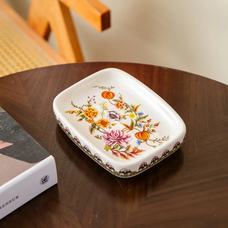 Ceramic Soap Box European Retro Creative Soap Box with Drain Hole American Country Soap Dish Bathroom